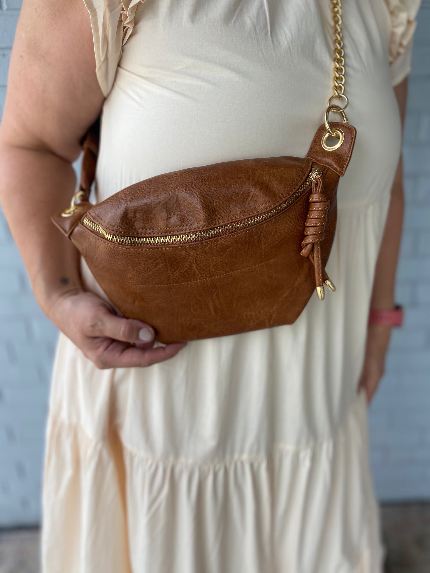 Roaming Around Convertible Bag in Cognac