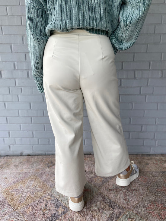 Looking Sharp Cropped Pant