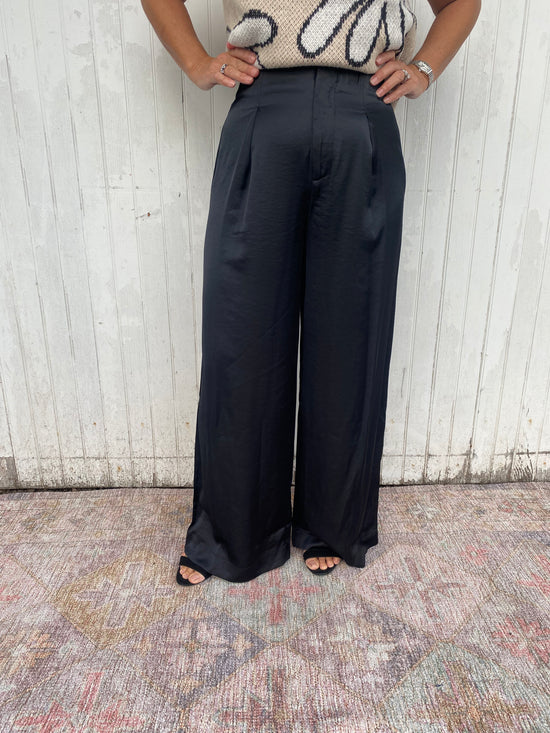 Load image into Gallery viewer, Mabel Wide Leg Dress Pants in Black
