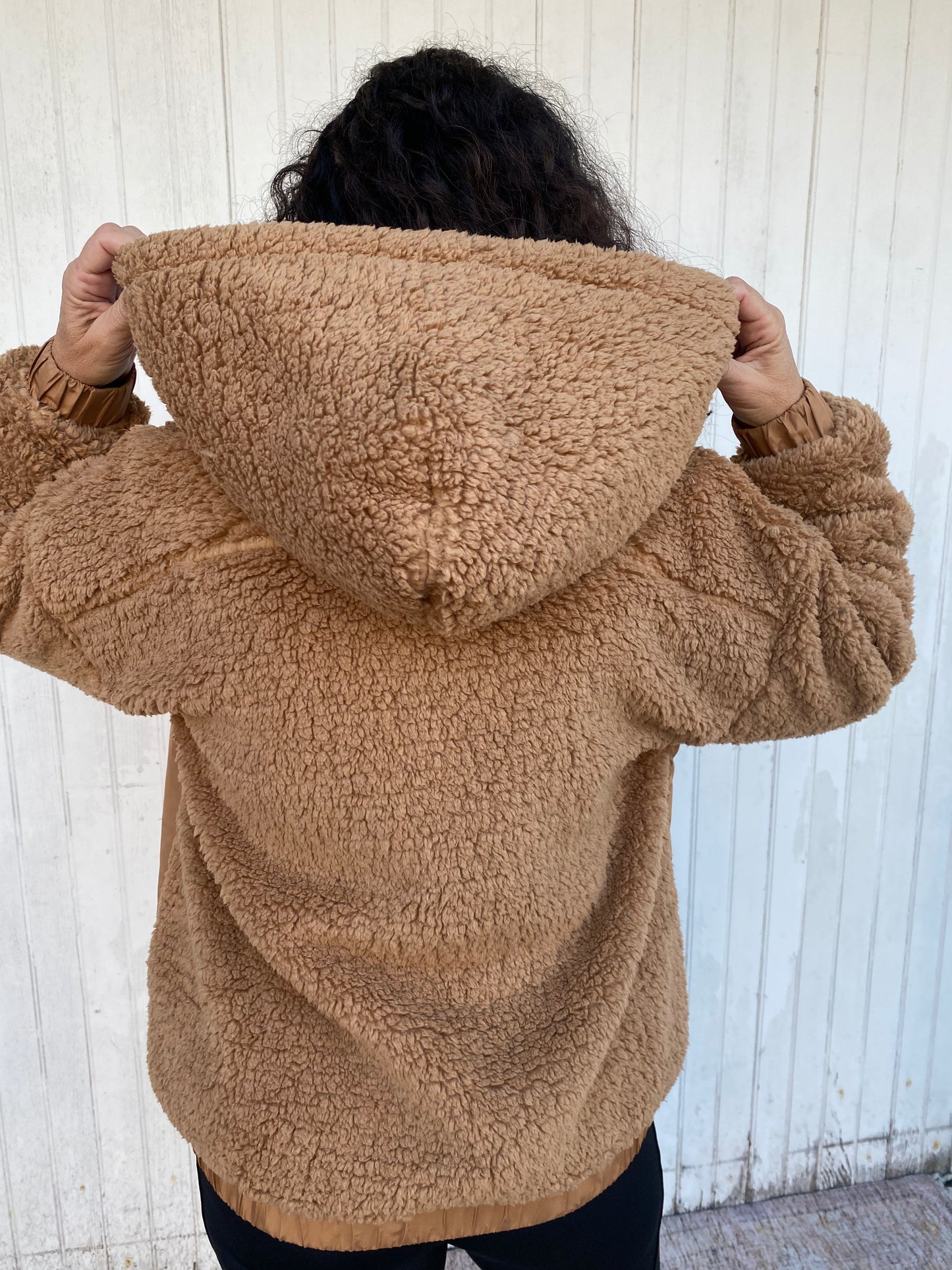 Load image into Gallery viewer, Nearest &amp;amp; Dearest Pullover Taupe
