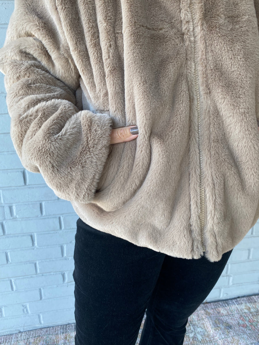 Snuggle Me Faux Fur Jacket – Piccolo Boutique LLC