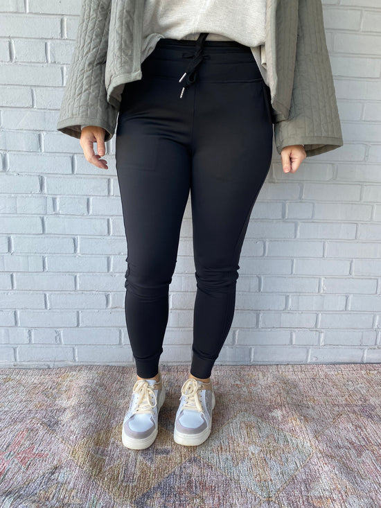 Lucy Joggers in Black