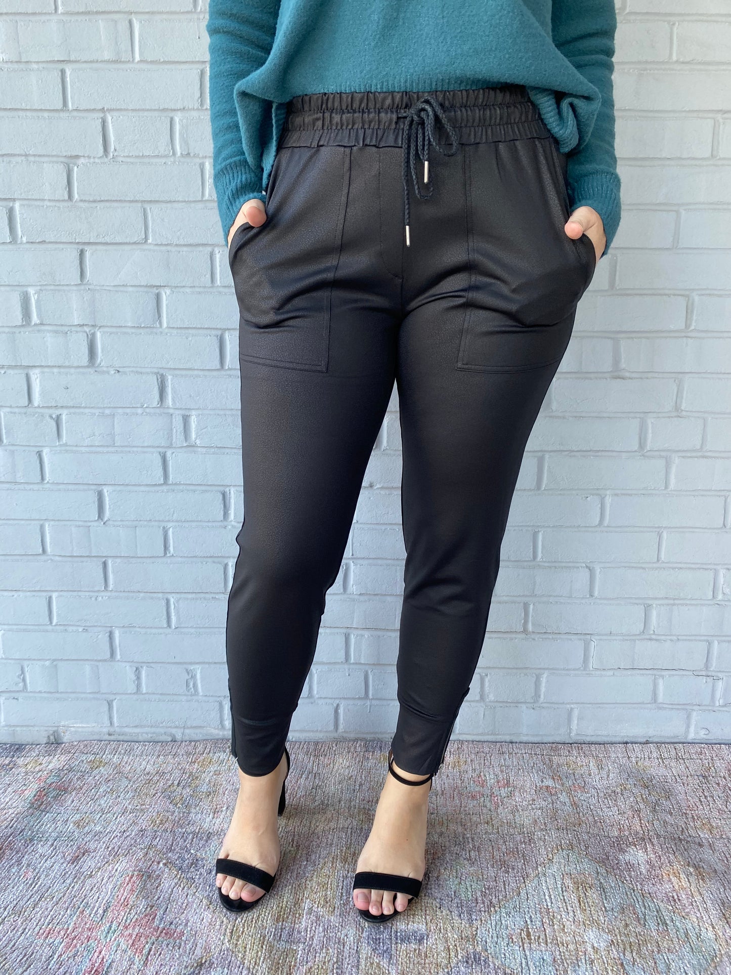Phoebe Joggers