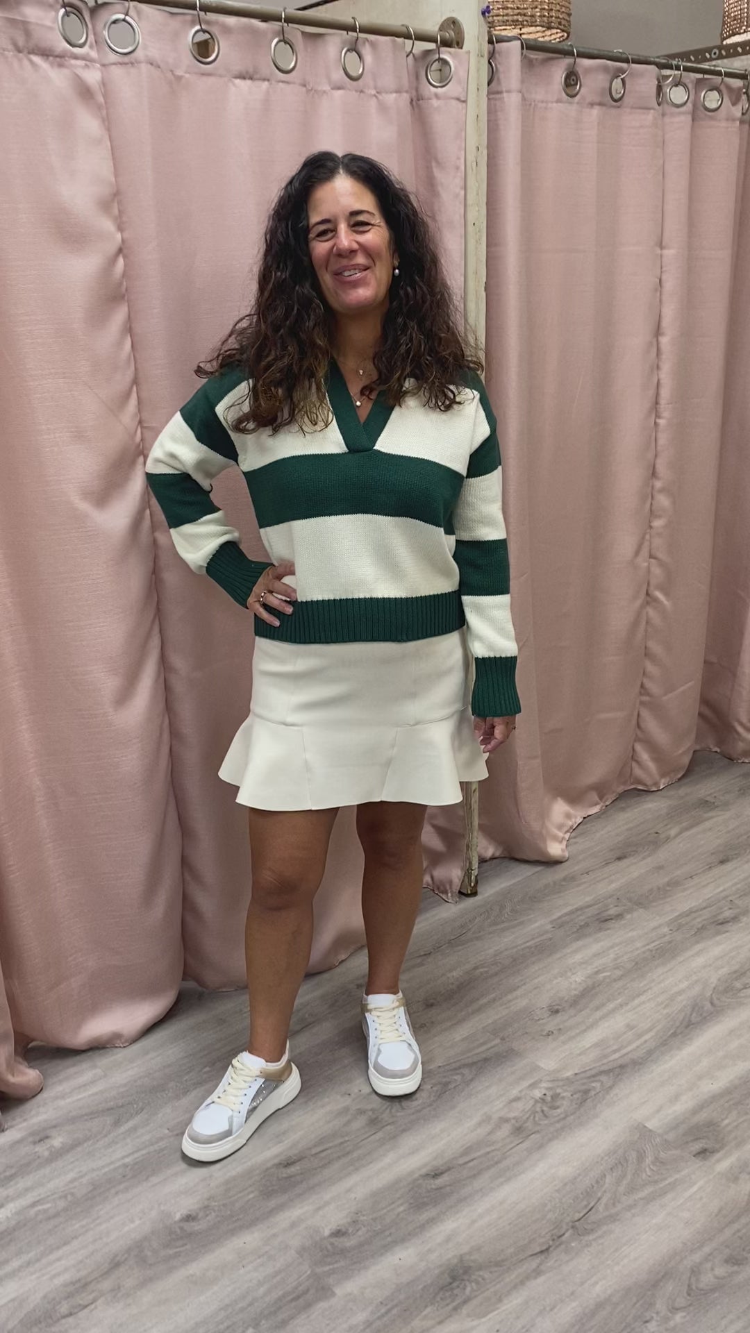 Load and play video in Gallery viewer, Marco Polo Sweater in Green
