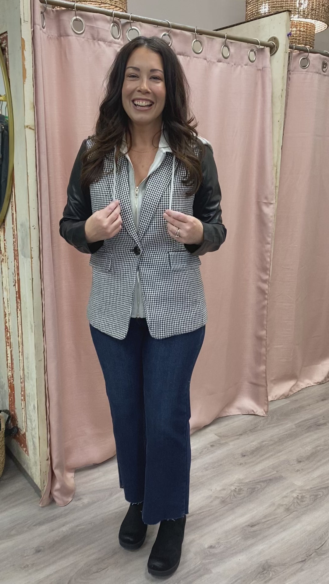 Load and play video in Gallery viewer, Timeless Mixed Media Blazer Black
