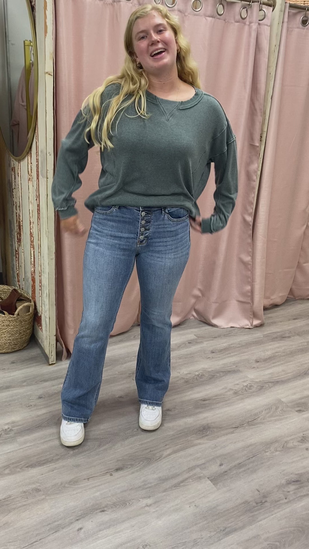 Load and play video in Gallery viewer, Claire Vintage Bootcut Jean
