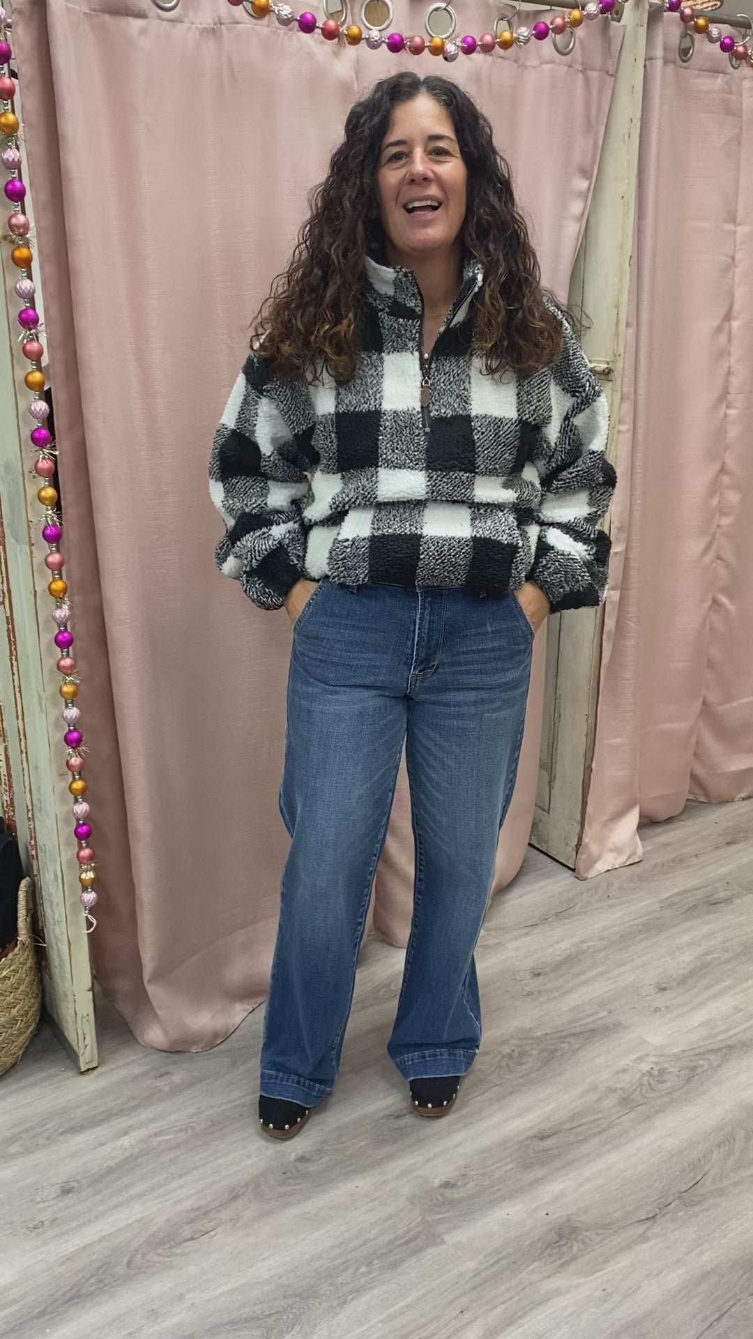 Load and play video in Gallery viewer, Trudy Trousers in Denim
