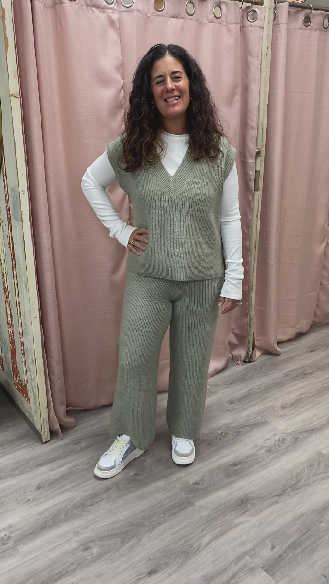 Load and play video in Gallery viewer, Olive You to Pieces Sweater Vest
