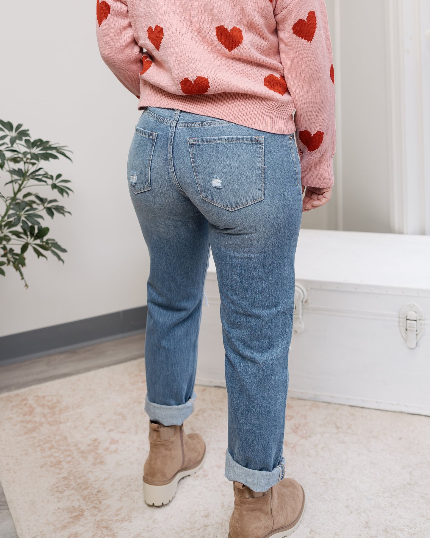 Load image into Gallery viewer, Tia Mid Rise Boyfriend Jean
